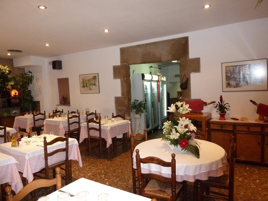 Restaurant Fonda Giralt Hotel Amer Zewnętrze zdjęcie